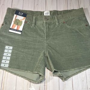 NWT Gap Women's Frayed Hem 4" Inseam Corduroy Short size 4 moss green Super Soft